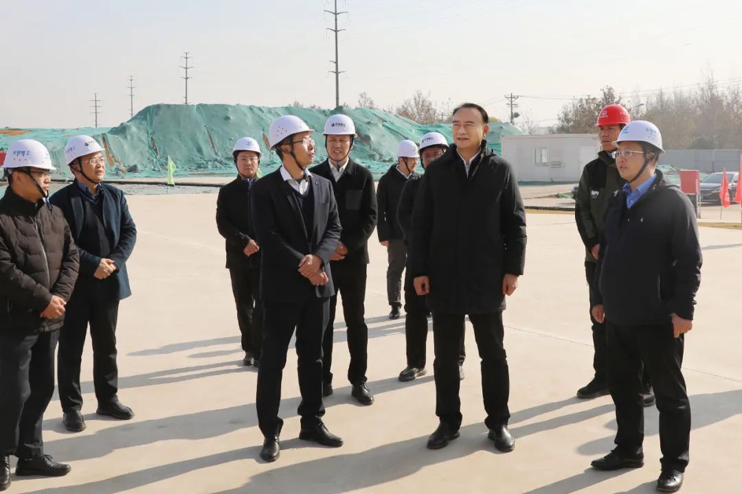 焦衛星調研雅鹿山中學建設項目進展情況